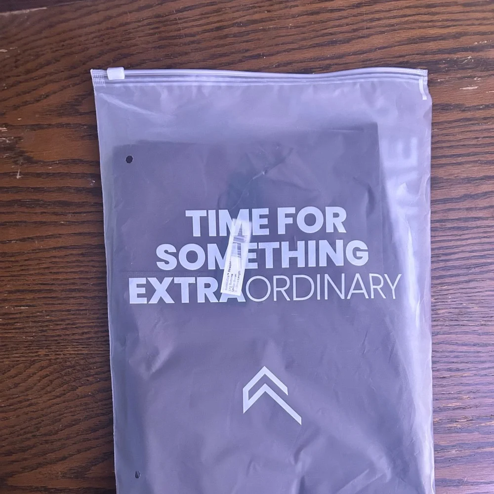 Oner Active Straight Leg pants - small SHORT - Picture 3 of 4